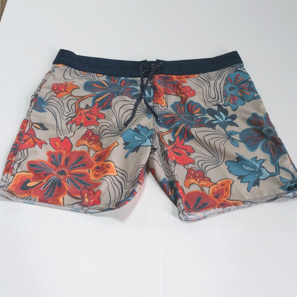 Billabong, Platinum X floral board shorts. Size 38